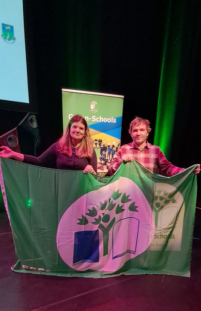 Green flags 2.png